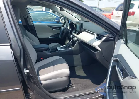 2021 Toyota Rav4 Xle z USA, uszkodzony, nr VIN 2T3W1RFV1MW104948